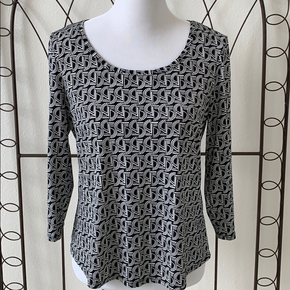 Chico’s Stretch Scoop Neck Top